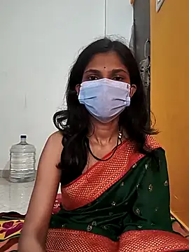 Snapshot of Shivani2002 chatting on December 4, 1:15 am Shivani2002 online show from December 4, 1:15 am