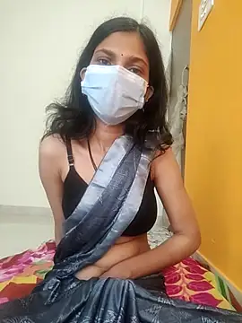 Snapshot of Shivani2002 chatting on December 18, 1:33 am Shivani2002 online show from December 18, 1:33 am