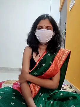 Shivani2002 online show from December 21, 4:47 pm