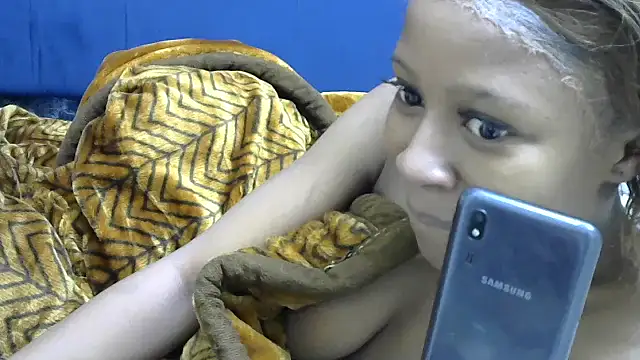 CURVYBABExxx online show from September 19, 6:37 am