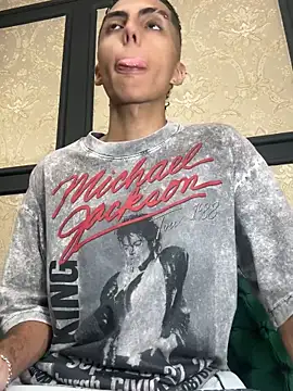 Snapshot of Mister_Obsession chatting on December 2, 6:47 pm Mister Obsession online show from December 2, 6:47 pm