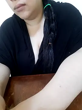 Snapshot of Madam-bezoul- chatting on September 11, 11:32 am Madam-bezoul- online show from September 11, 11:32 am