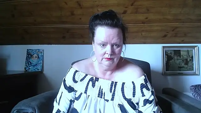 TiffanyMature online show from May 20, 2:01 pm