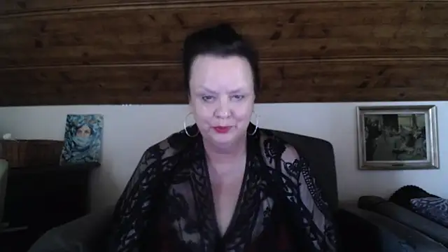 Snapshot of TiffanyMature chatting on June 25, 2:10 pm TiffanyMature online show from June 25, 2:10 pm