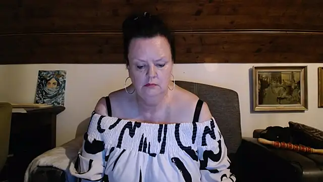 Snapshot of TiffanyMature chatting on July 30, 8:30 pm TiffanyMature online show from July 30, 8:30 pm