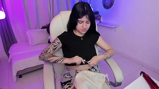 Snapshot of kurito_ chatting on November 17, 3:12 am kurito online show from November 17, 3:12 am