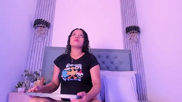 ValeriaJulio  online show from October 1, 11:38 am