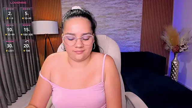 karlie small online show from July 28, 3:24 am