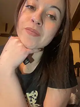 Snapshot of Toto-pika chatting on February 10, 1:04 pm Toto-pika online show from February 10, 1:04 pm