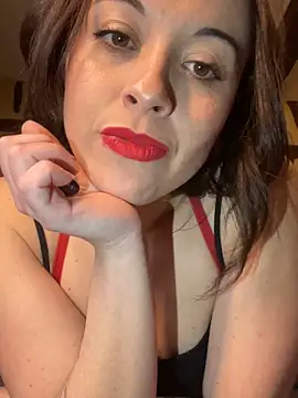 Snapshot of Toto-pika chatting on February 14, 1:30 pm Toto-pika online show from February 14, 1:30 pm