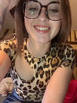 Snapshot of Toto-pika chatting on February 25, 12:15 pm Toto-pika online show from February 25, 12:15 pm