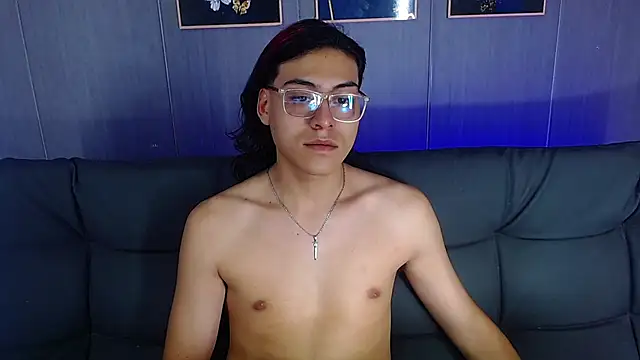 dirty model online show from February 4, 10:15 pm