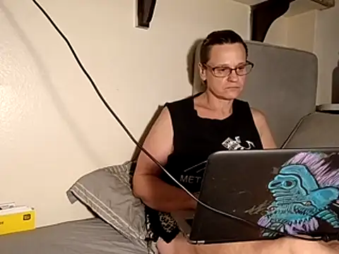 Snapshot of PremiumKitty chatting on January 9, 9:49 pm PremiumKitty online show from January 9, 9:49 pm