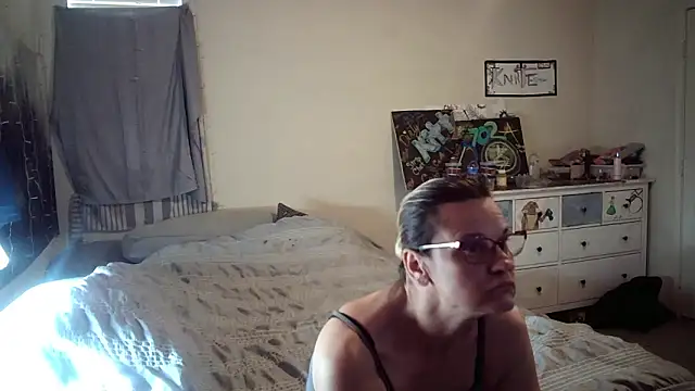 Snapshot of PremiumKitty chatting on January 12, 6:57 pm PremiumKitty online show from January 12, 6:57 pm