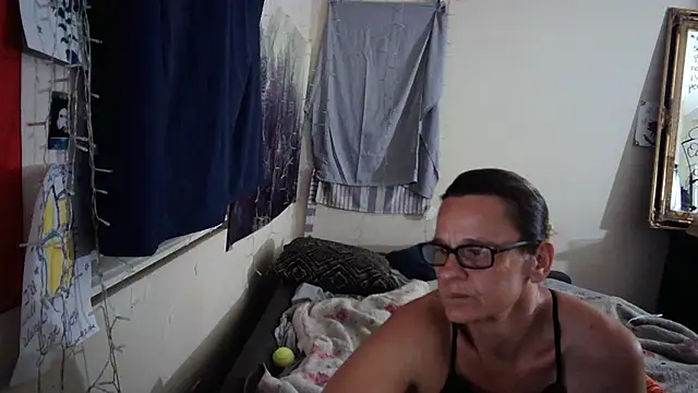 Snapshot of PremiumKitty chatting on March 16, 4:07 am PremiumKitty online show from March 16, 4:07 am