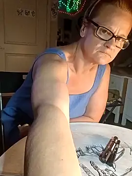 Snapshot of PremiumKitty chatting on March 27, 5:23 pm PremiumKitty online show from March 27, 5:23 pm