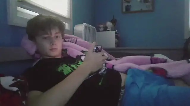 Snapshot of Liam_axel35 chatting on September 26, 10:47 pm Liam axel35 online show from September 26, 10:47 pm