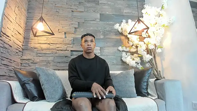 ItaloMoore online show from October 1, 11:49 am