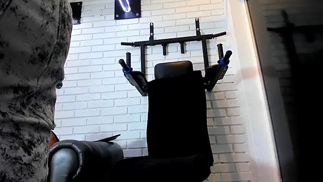 ItaloMoore online show from February 22, 11:31 am