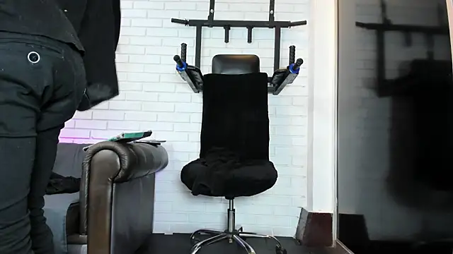 ItaloMoore online show from March 15, 11:49 am