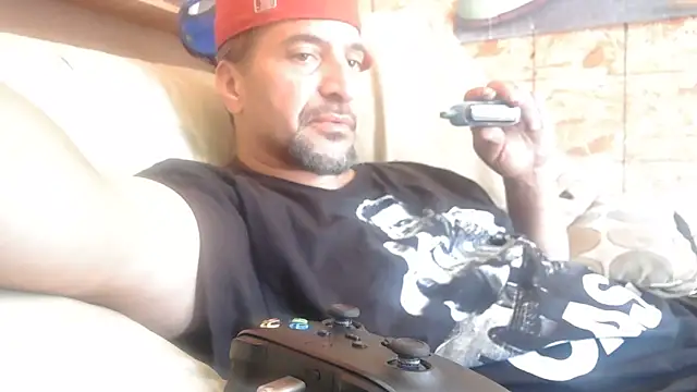 Snapshot of N3V3RPANIC@xh chatting on May 22, 3:39 pm N3V3RPANICxh online show from May 22, 3:39 pm