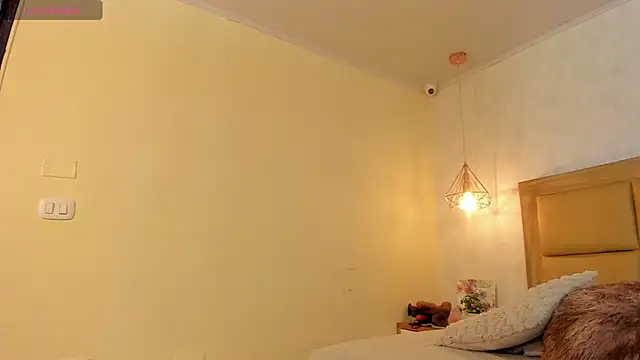 MELISSAROUGE online show from July 23, 7:45 pm