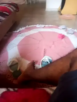 Snapshot of reisloko chatting on October 18, 10:27 am reisloko online show from October 18, 10:27 am