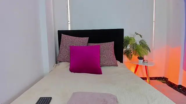 LunaVelvet777 online show from November 21, 3:00 pm