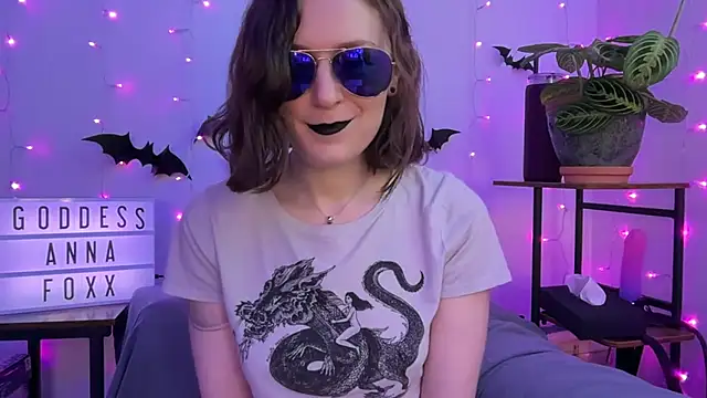 mistressannafoxx online show from November 28, 10:01 pm