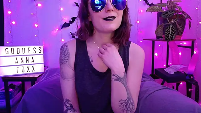 mistressannafoxx online show from February 23, 10:18 pm