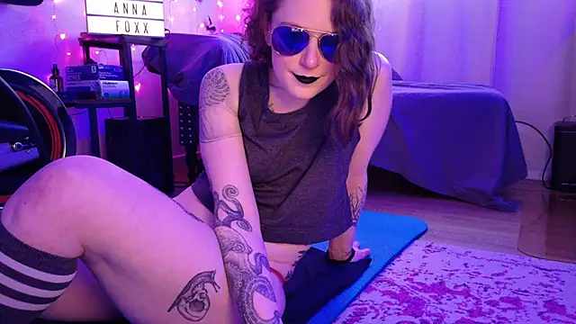 mistressannafoxx online show from March 10, 12:15 am