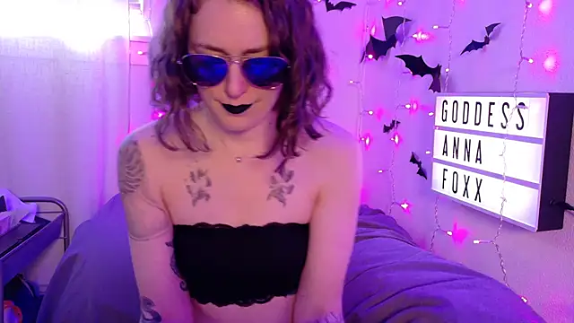 mistressannafoxx online show from April 24, 9:06 pm