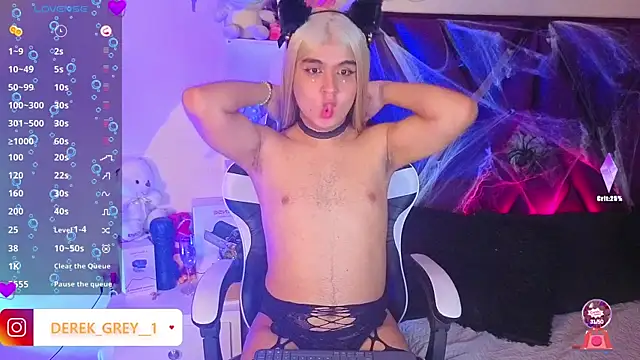 derek greyy  online show from October 17, 10:45 pm