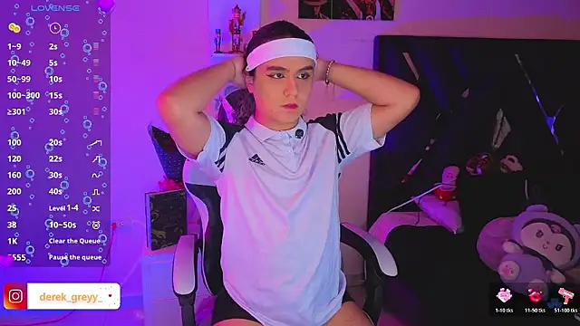 derek greyy  online show from February 19, 9:11 pm