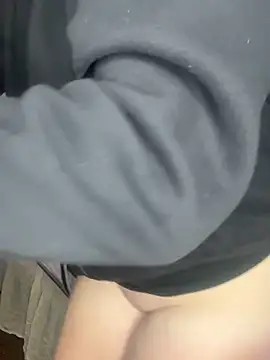 Snapshot of M1l3yD3w chatting on November 26, 4:08 pm M1l3yD3w online show from November 26, 4:08 pm