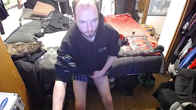 Snapshot of womenhateme69 chatting on November 3, 7:09 am womenhateme69 online show from November 3, 7:09 am