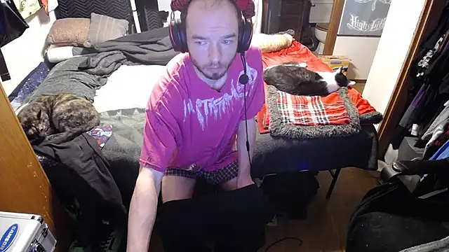 Snapshot of womenhateme69 chatting on November 4, 12:15 pm womenhateme69 online show from November 4, 12:15 pm