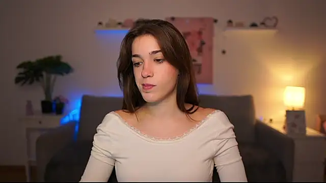 Snapshot of kissie_cat chatting on October 9, 1:09 pm kissie cat online show from October 9, 1:09 pm