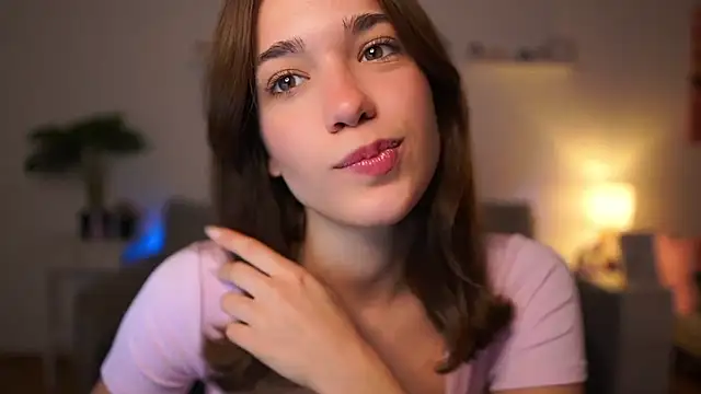 Snapshot of kissie_cat chatting on October 22, 1:11 pm kissie cat online show from October 22, 1:11 pm