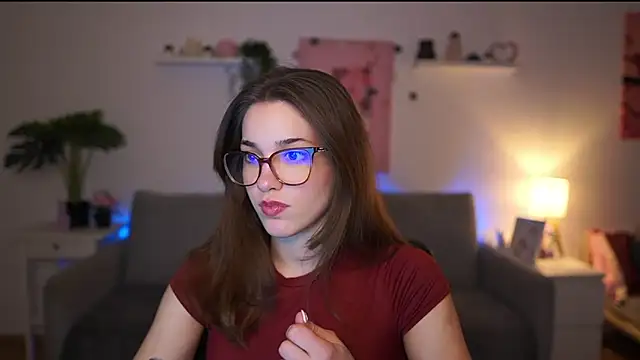 kissie cat online show from February 16, 2:13 pm