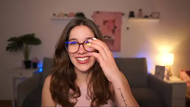 kissie cat online show from March 11, 2:56 pm