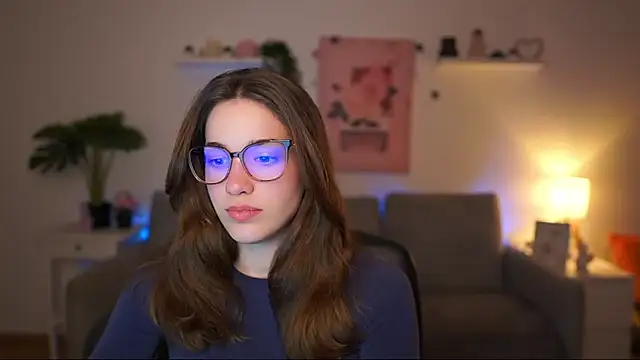 kissie cat online show from March 23, 2:21 pm