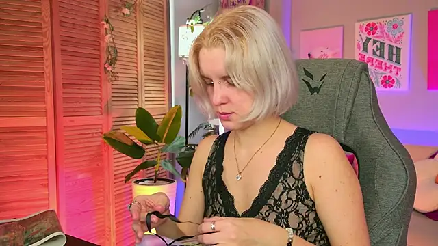 BethanyCloud online show from November 20, 6:02 am