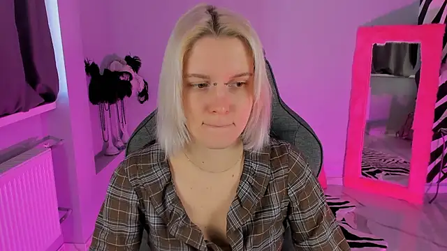 BethanyCloud online show from February 18, 8:32 am