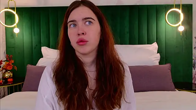 Snapshot of KimberlyBond chatting on September 25, 3:05 pm KimberlyBond online show from September 25, 3:05 pm