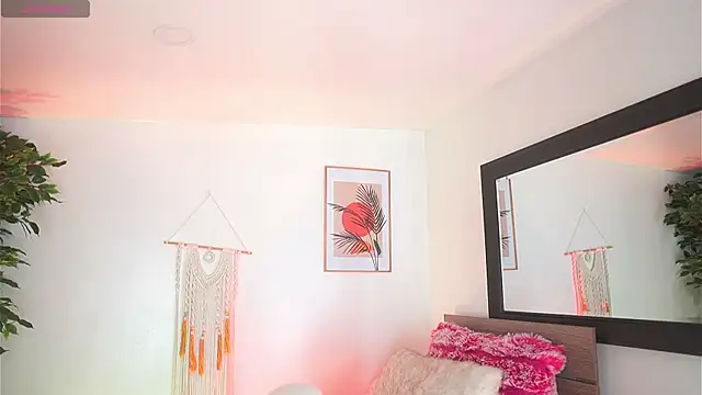 Snapshot of melissa_laurent_ chatting on November 5, 12:27 pm melissa laurent online show from November 5, 12:27 pm