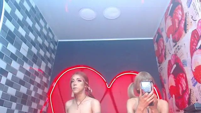 julessxcharlotte online show from September 27, 1:27 pm