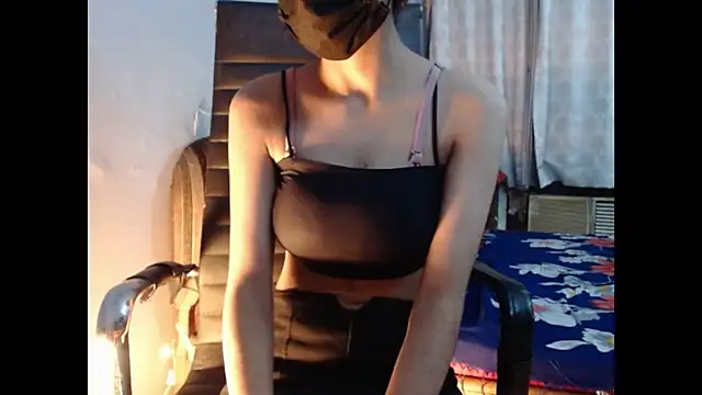 Snapshot of _kamyaa09 chatting on December 19, 10:06 pm kamyaa09 online show from December 19, 10:06 pm