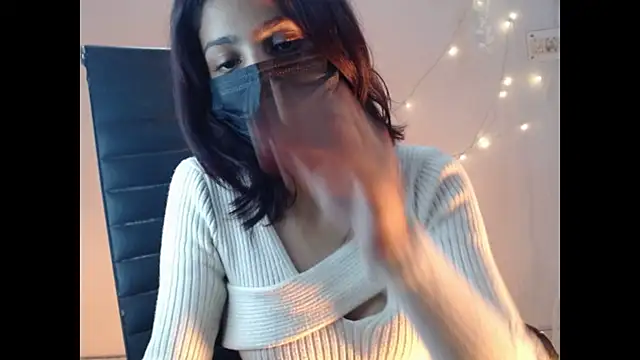 Snapshot of _kamyaa09 chatting on January 5, 5:27 pm kamyaa09 online show from January 5, 5:27 pm