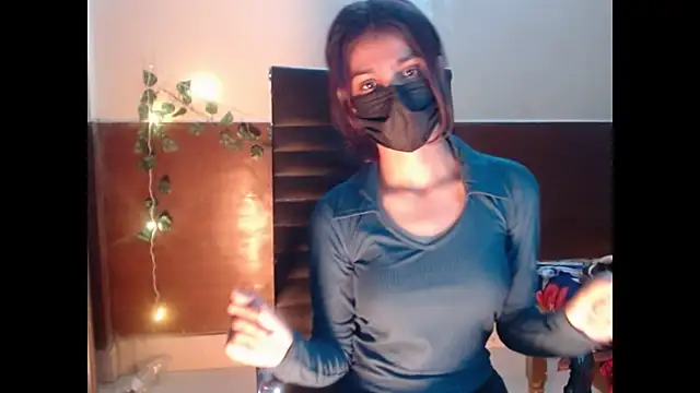 Snapshot of _kamyaa09 chatting on January 11, 12:10 pm kamyaa09 online show from January 11, 12:10 pm